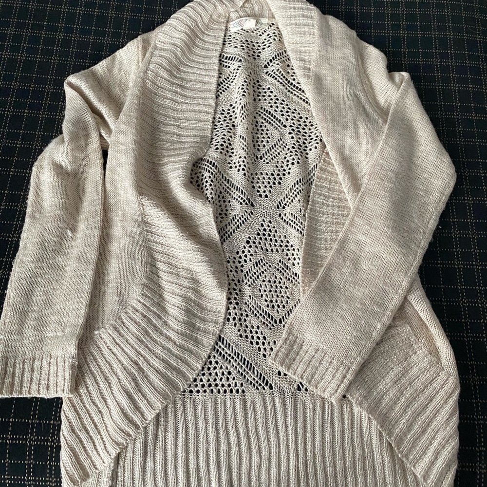Beautiful beige shrug style cardigan!